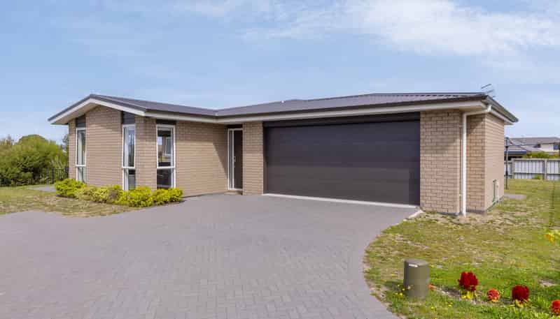 8 Hato Patariki Lane, Nukuhau