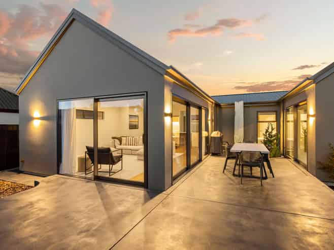 32 Walter Case Drive, Harewood