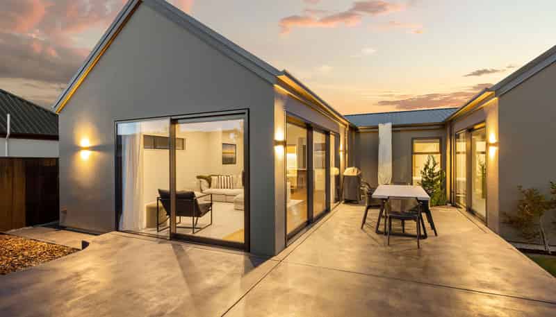 32 Walter Case Drive, Harewood