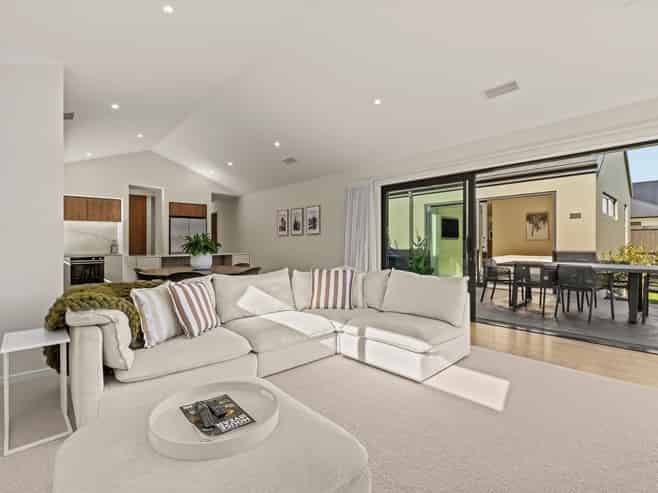 32 Walter Case Drive, Harewood