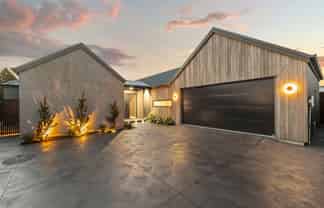 32 Walter Case Drive, Harewood