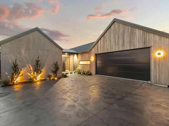 32 Walter Case Drive, Harewood