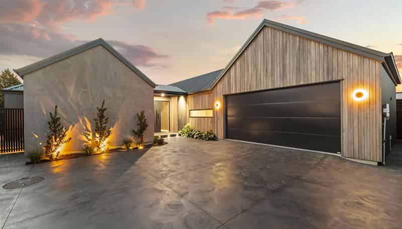 32 Walter Case Drive, Harewood