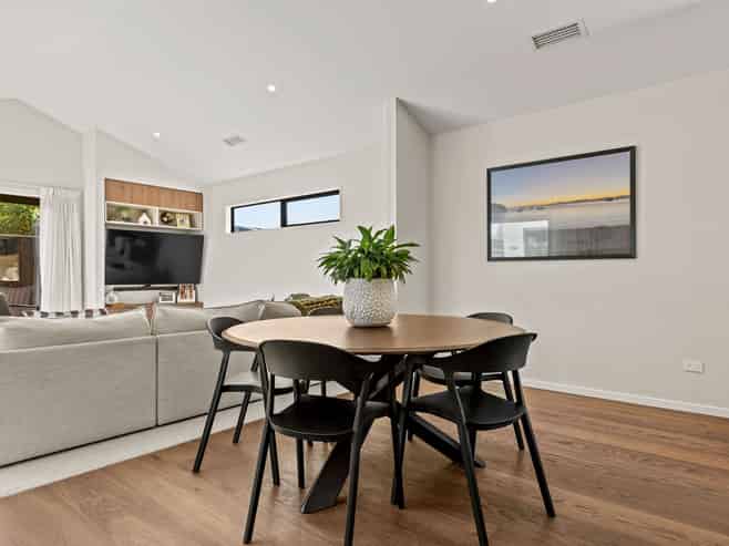 32 Walter Case Drive, Harewood