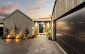 32 Walter Case Drive, Harewood