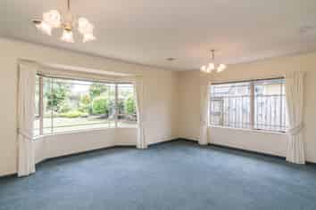 8 Glen Loch Place, Paraparaumu