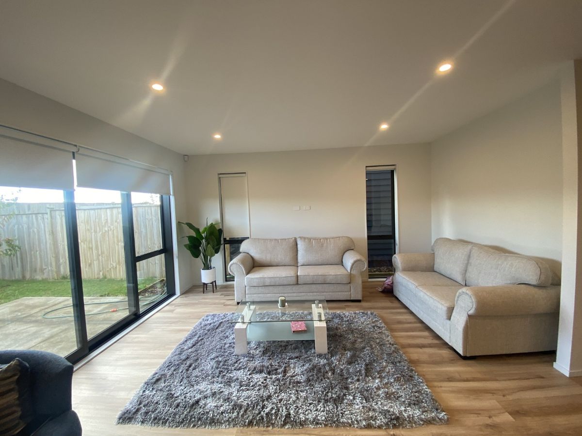Spacious and Modern 5-Bedroom Double-Storey Home in Prime Location - Ansicht 4