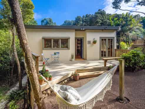 35 Hekerua Road, Oneroa