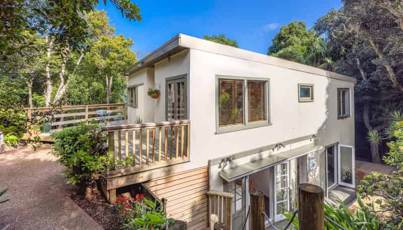 35 Hekerua Road, Oneroa