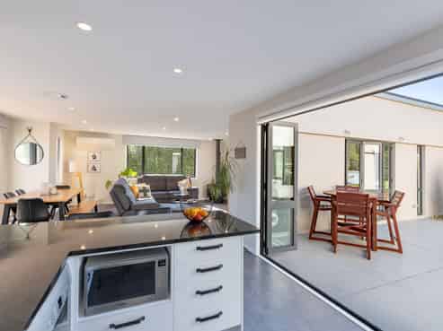3 Marua Palm Grove, Mount Marua