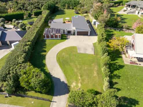 3 Marua Palm Grove, Mount Marua