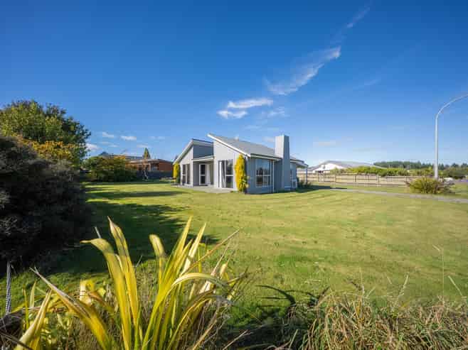 25 Pop Andrew Drive, Te Anau