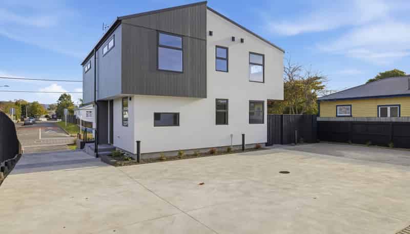 2/157 Mackenzie Avenue, Woolston