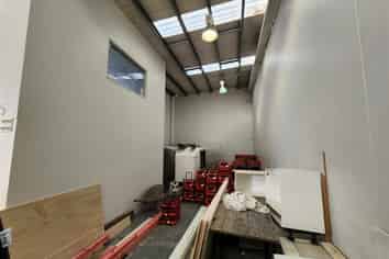 Modern Industrial Unit with Office
