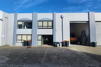 Modern Industrial Unit with Office