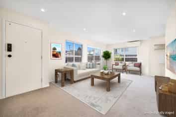2/24 Neal Avenue, Glenfield
