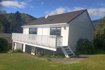  16 Newman Drive, Enner Glynn