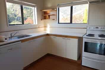  16 Newman Drive, Enner Glynn