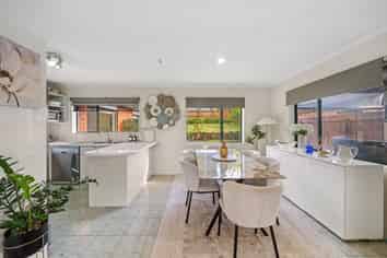54 Robert Ross Place, Clendon Park