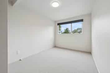 1/2 Karapiti Place, Glen Eden