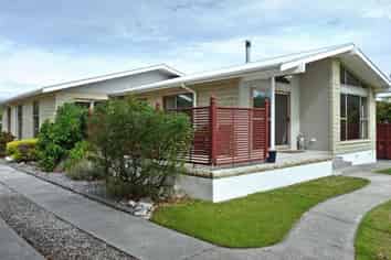 8 Fairfield Street, Brightwater