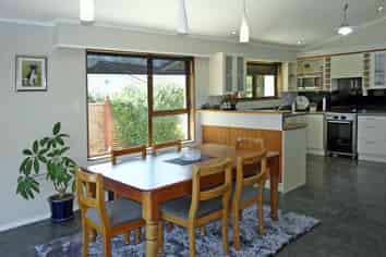 8 Fairfield Street, Brightwater