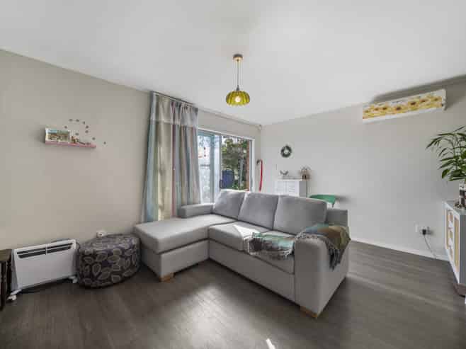 2/17 Islington Avenue, New Lynn