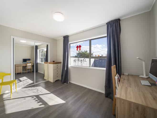2/17 Islington Avenue, New Lynn