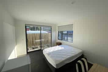 Flat A, Rm/59 Burns Street, South Dunedin