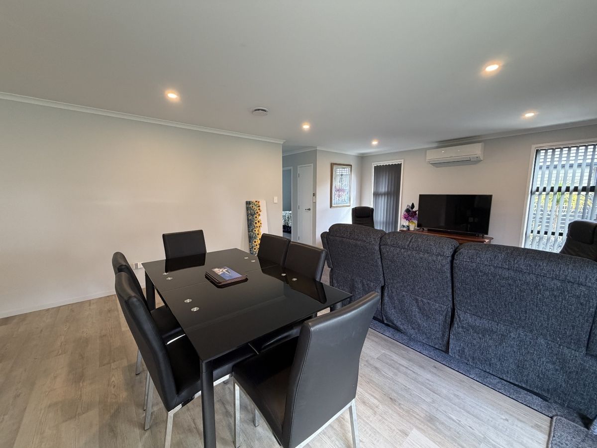 Executive Living in Prime Whau Valley - Więcej