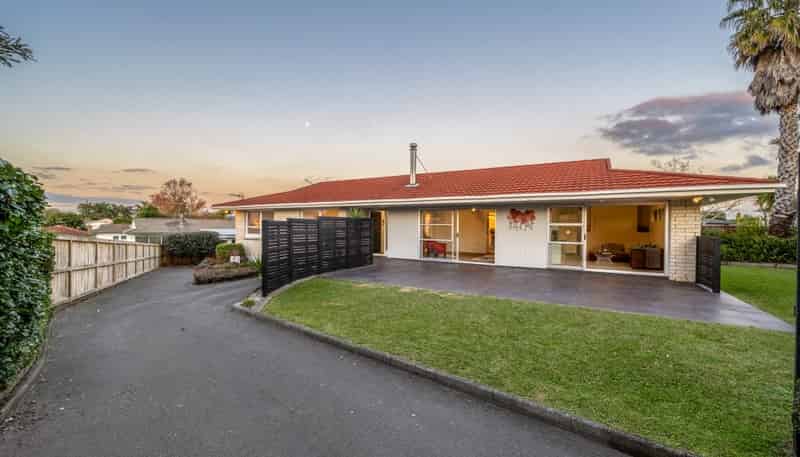 9 Lakeside Drive, Pahurehure