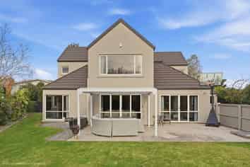 14 Harlech Mews, Avonhead
