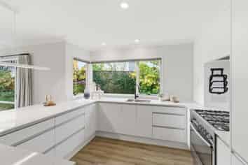 14 Harlech Mews, Avonhead