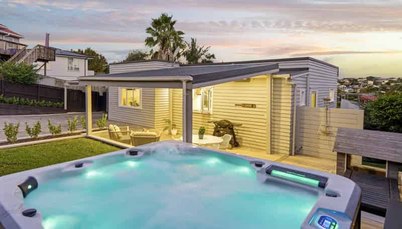 2/17 Masterton Road, Rothesay Bay