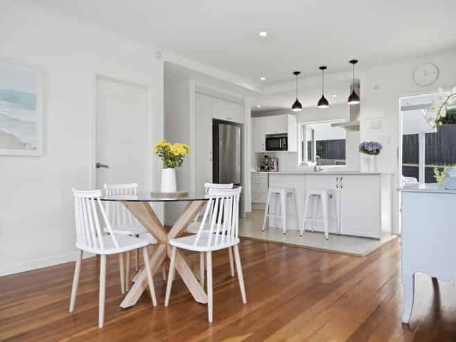 2/17 Masterton Road, Rothesay Bay