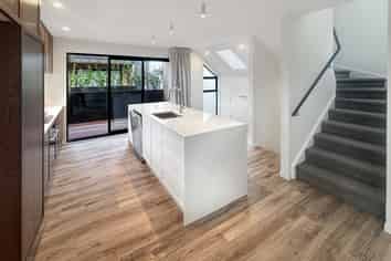 2/166 Chester Street East, Christchurch Central