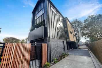 2/166 Chester Street East, Christchurch Central