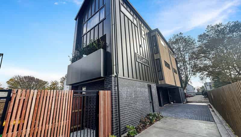 2/166 Chester Street East, Christchurch Central