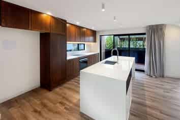 2/166 Chester Street East, Christchurch Central