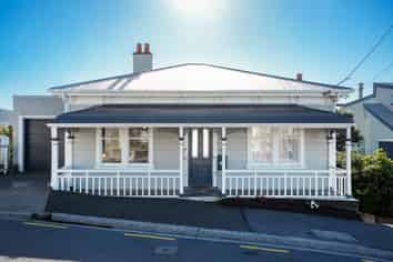 2 The Crescent, Roseneath