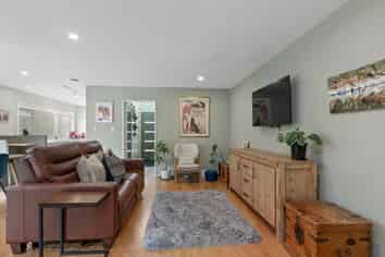 60 Arnold Street, Sumner