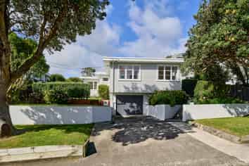 41 Raroa Terrace, Tawa