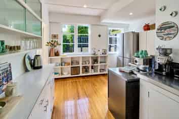 41 Raroa Terrace, Tawa