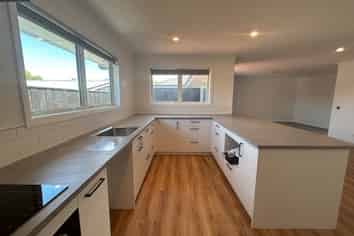 2/57 Dundas Road, Sanson