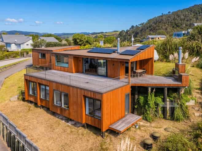 92 Grange Road, Hahei