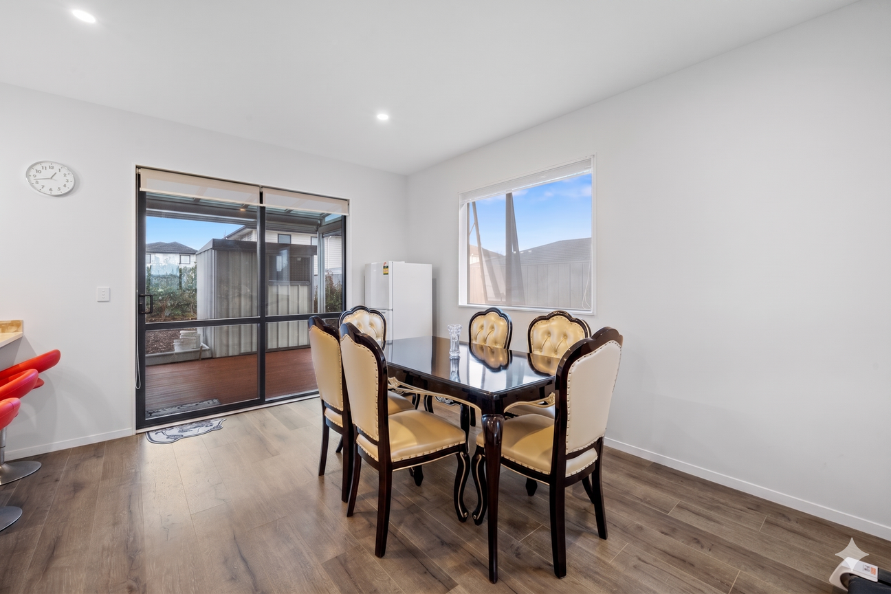 MODERN FAMILY LIVING WITH RURAL OUTLOOK – pohled 6