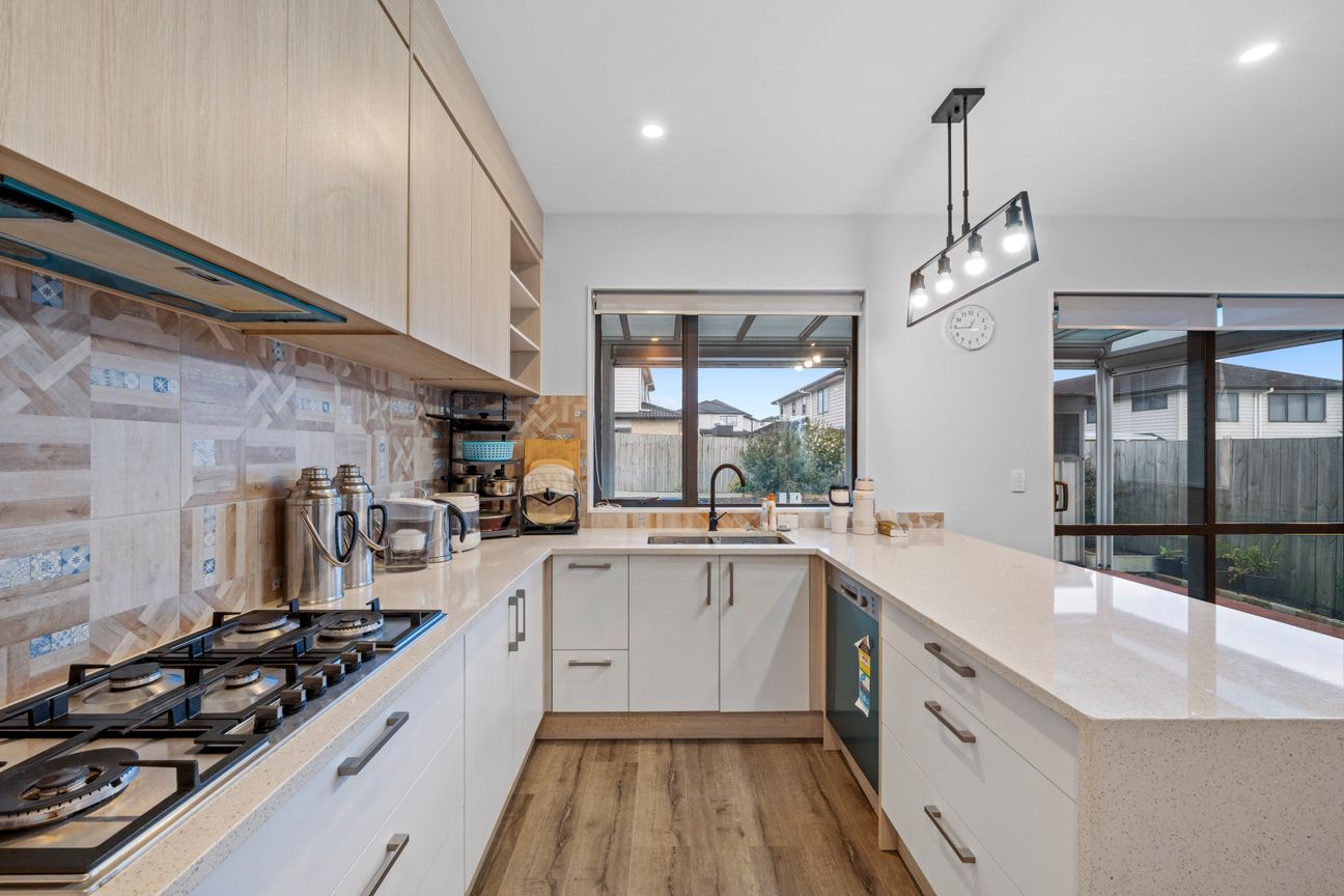 MODERN FAMILY LIVING WITH RURAL OUTLOOK – pohled 5