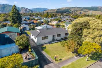 12 Nimmo Avenue West, Waikanae