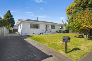 12 Nimmo Avenue West, Waikanae