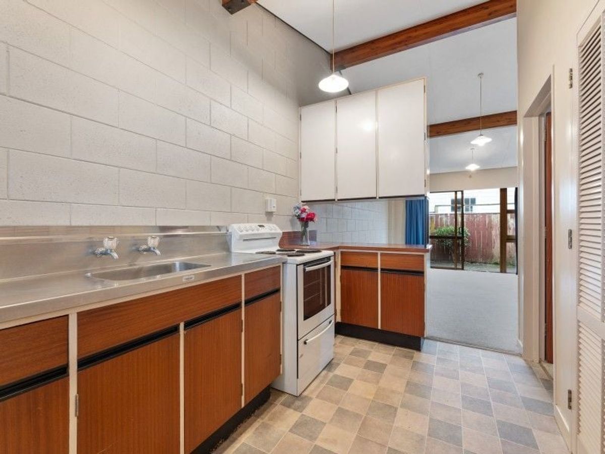 Cozy & Secure 2-Bedroom Home in Terrace End - Mehr